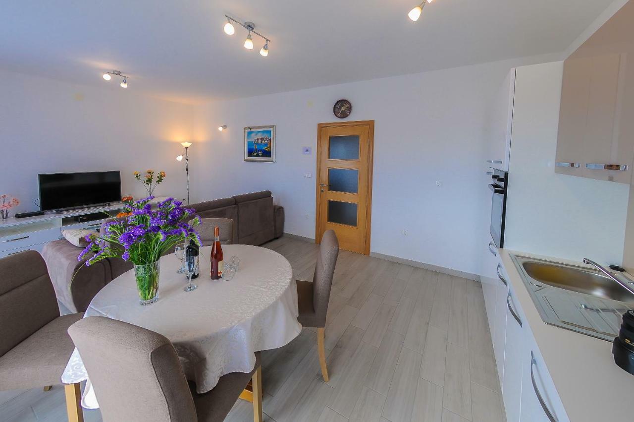 Kaštela Apartment Petar מראה חיצוני תמונה
