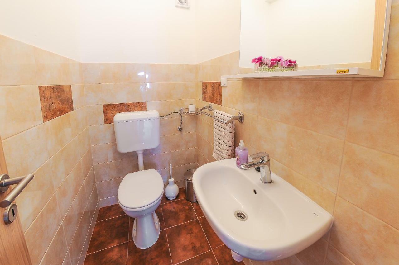 Kaštela Apartment Petar מראה חיצוני תמונה