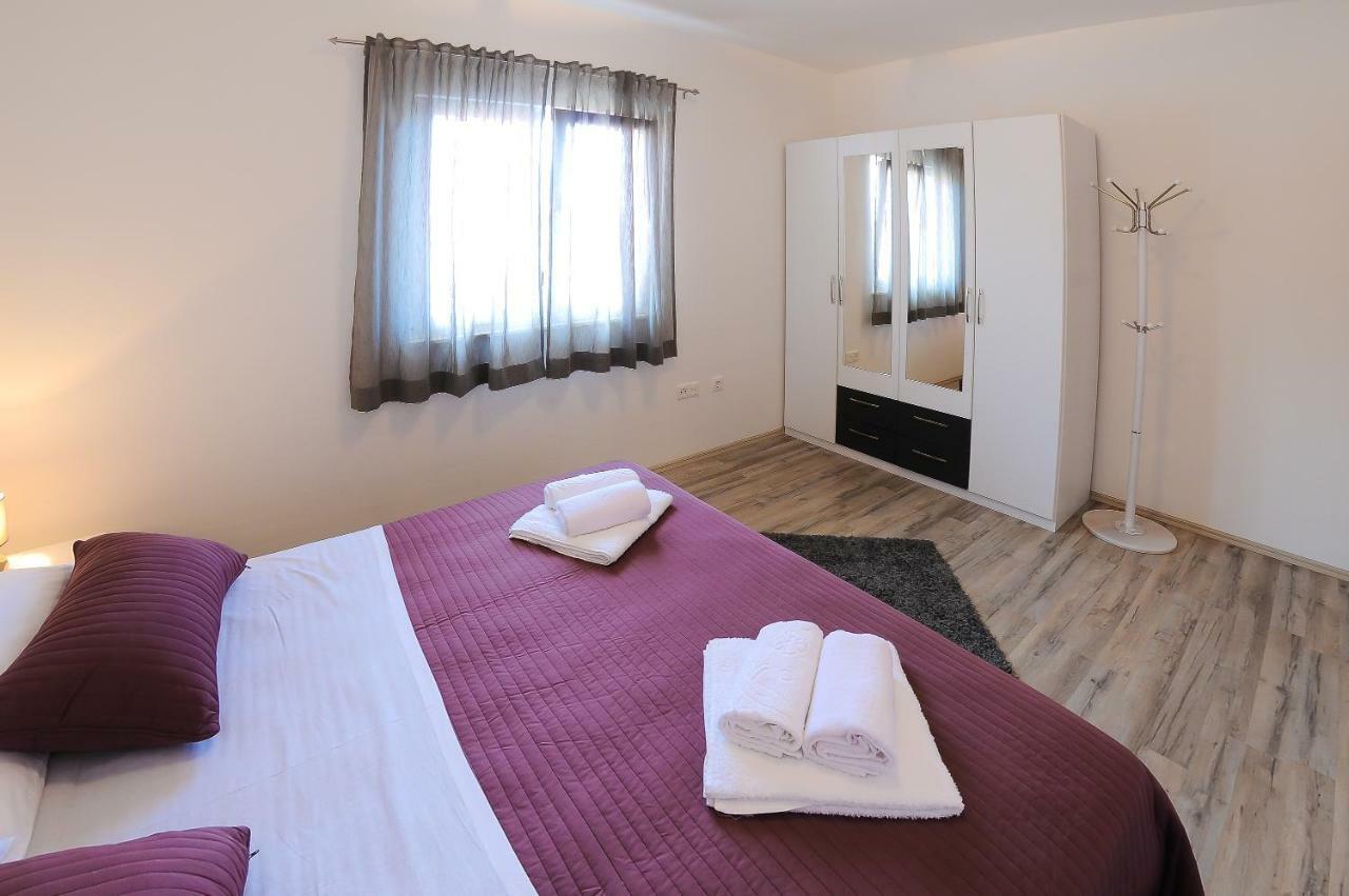 Kaštela Apartment Petar מראה חיצוני תמונה
