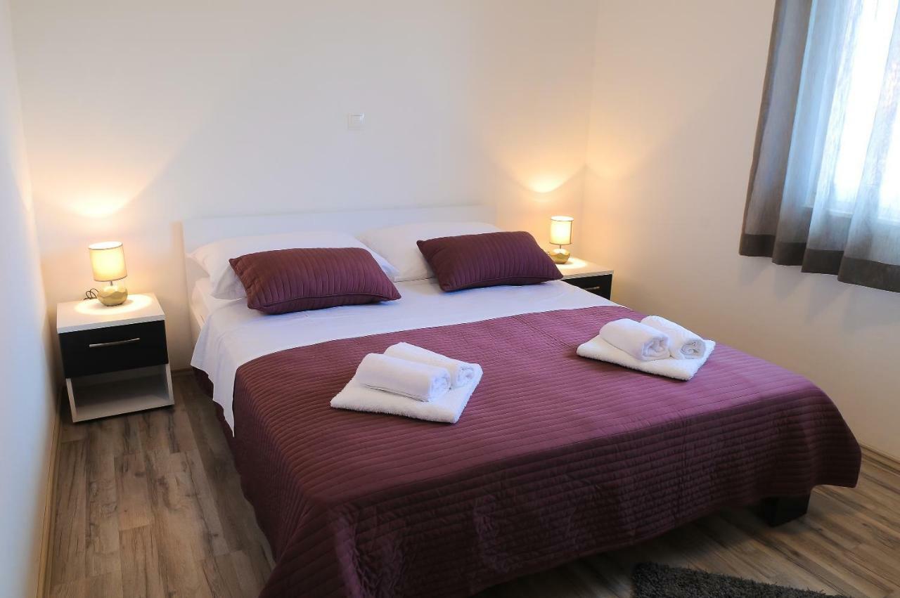 Kaštela Apartment Petar מראה חיצוני תמונה